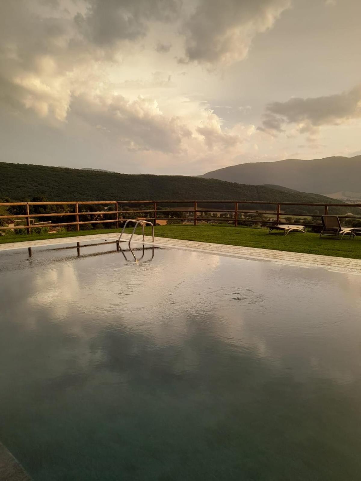Casale Dei Briganti Villa Norcia Luaran gambar