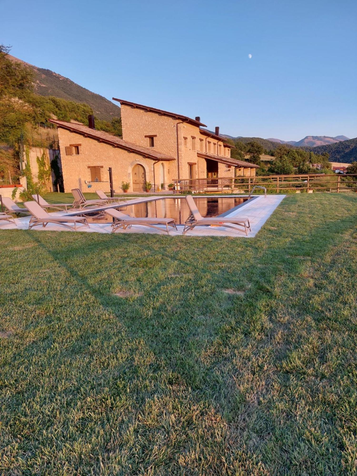 Casale Dei Briganti Villa Norcia Luaran gambar